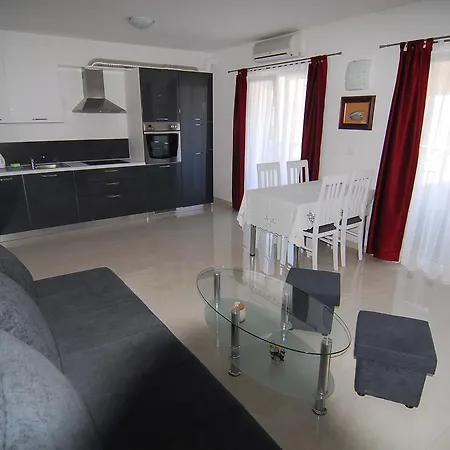 Natalie Apartman