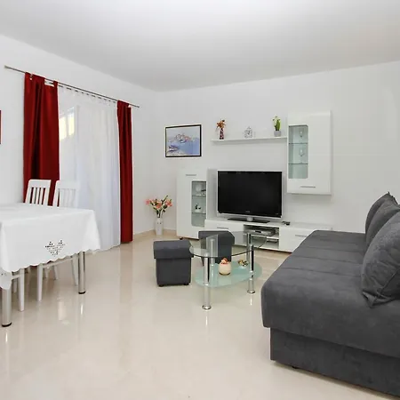 Natalie Apartman Omiš